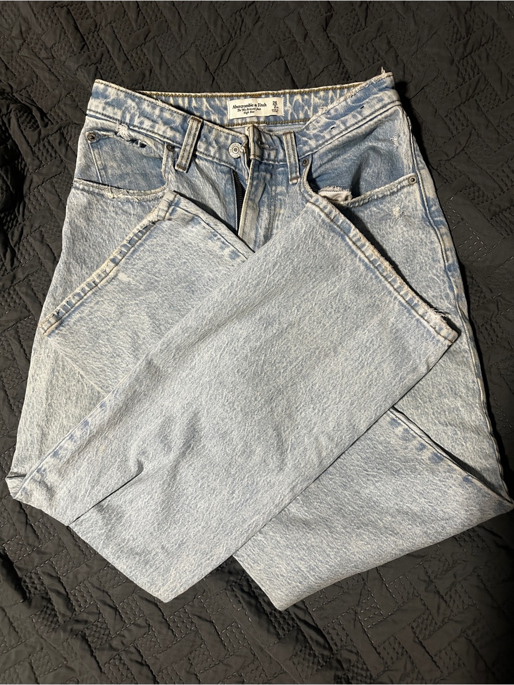 Abercrombie & Fitch Light Wash 90’s Relaxed High Rise Jeans